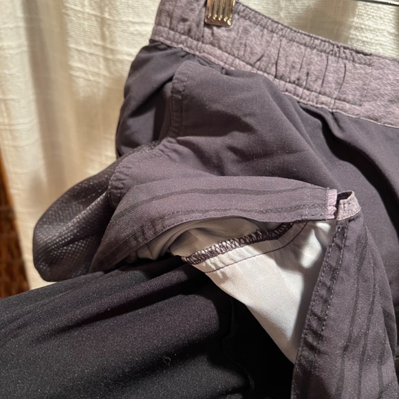 Vuori lined athletic shorts - Picture 5 of 5